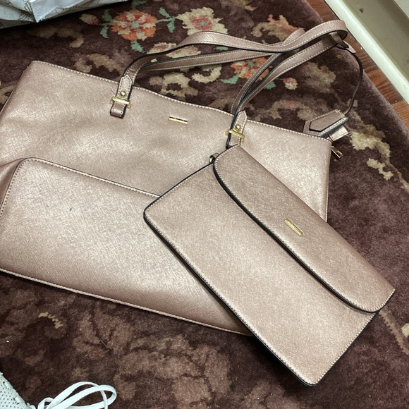 Rose Gold shoulder bag and small bag ..used once - Picture 3 of 4